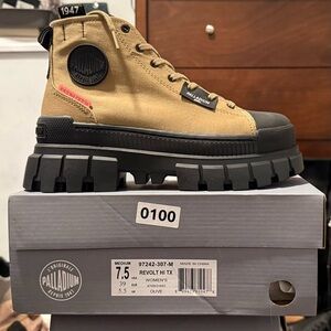 Palladium Olive and Black Combat Boots